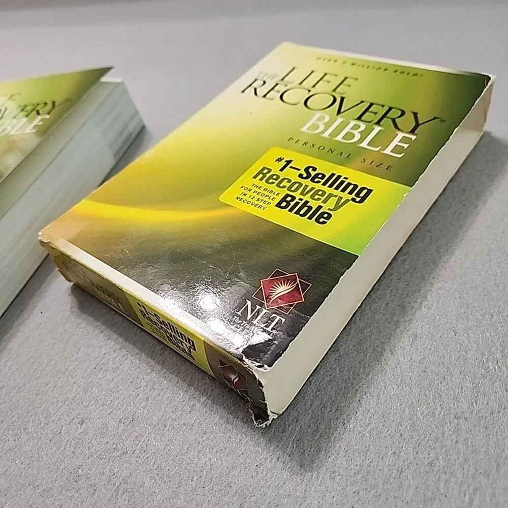 The Life Recovery Bible for 12 Steps Personal Size NLT‎ Paperback AA NA Serenity